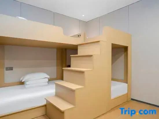 Bed in Dorm