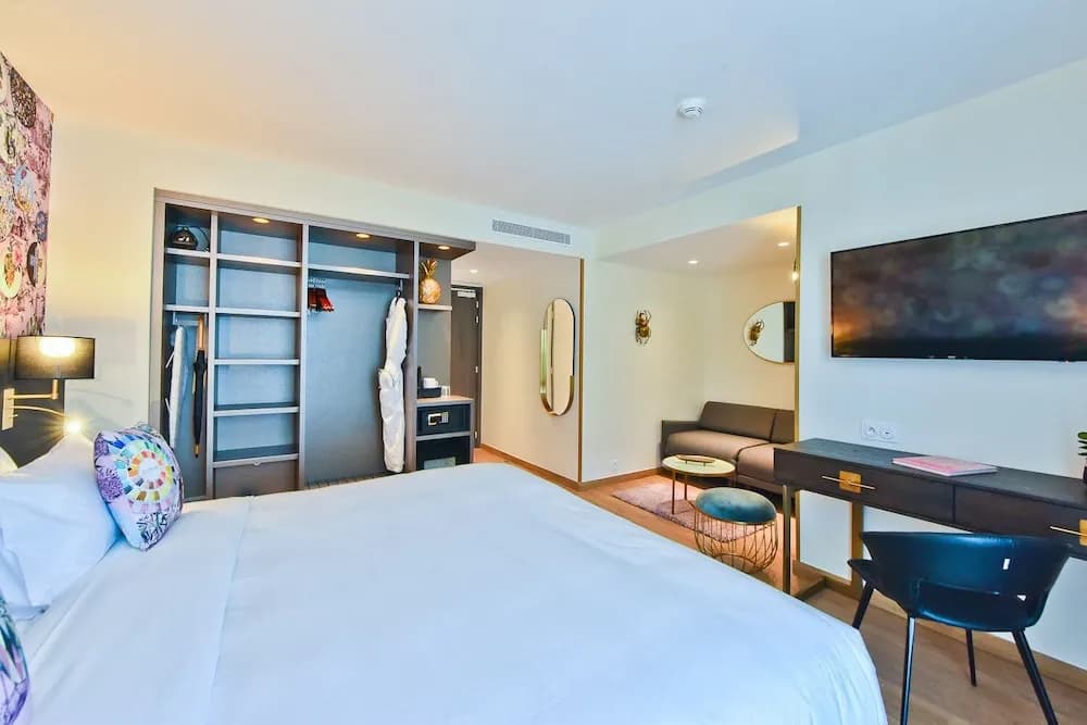 Prestige room