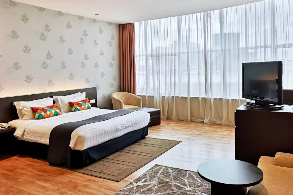 Executive Suite with city view
