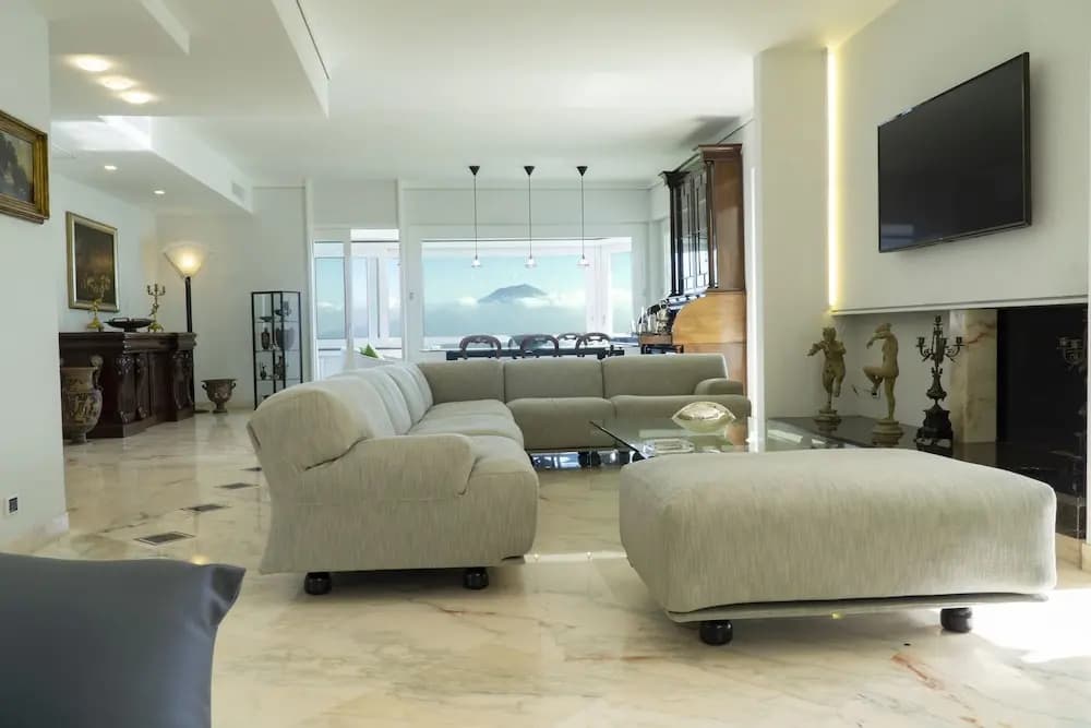 4 Bedrooms Villa