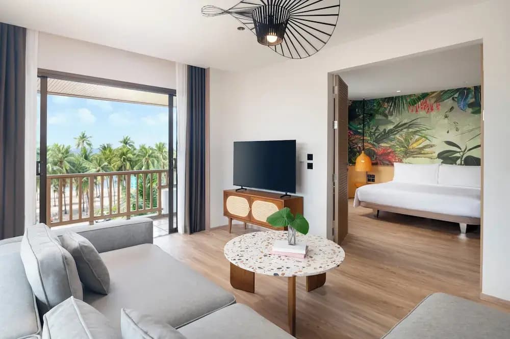 Suite with balcony