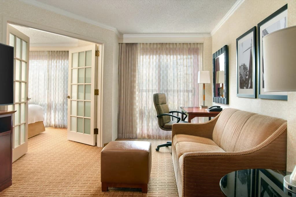 1 Bedroom Double Suite full double bed