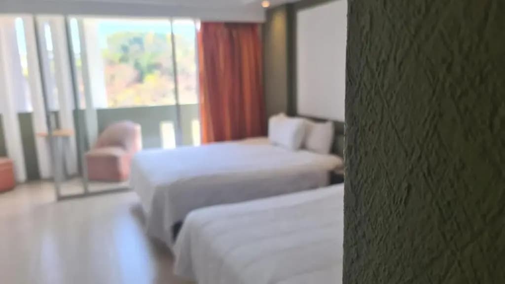 Standard Quadruple Suite