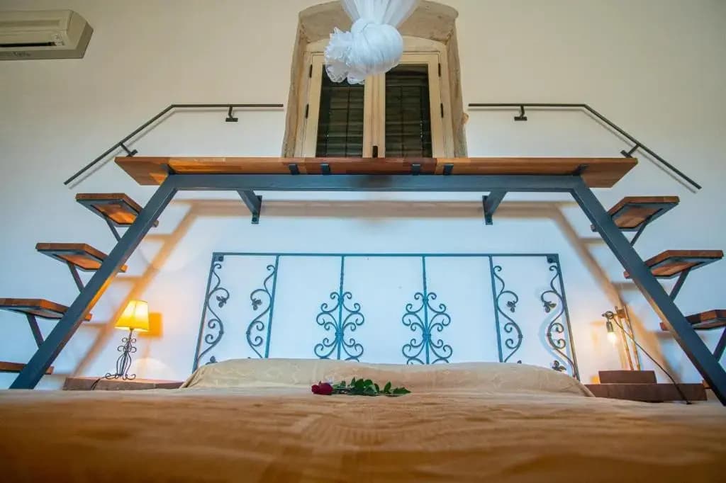 Deluxe Double room with pool view full double bed