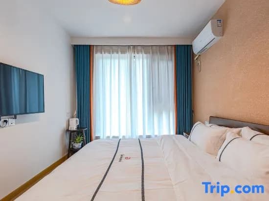 Standard Double room with mountain view full double bed