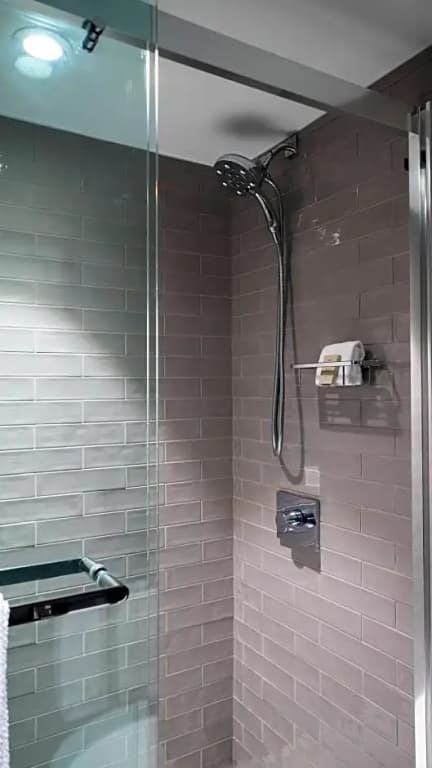 1 Bedroom Double Junior Suite full double bed