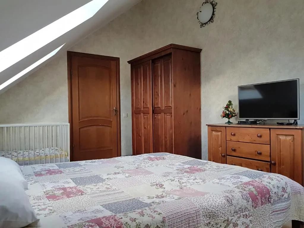 Standard Family room with mountain view