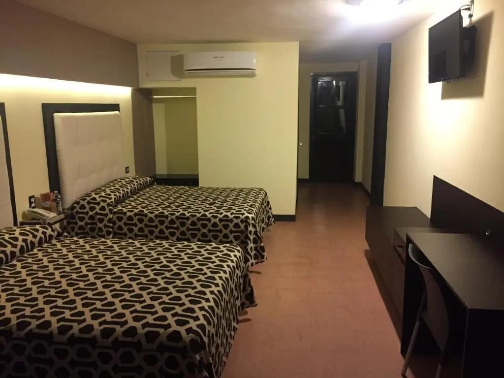 Standard Quadruple room with lake view