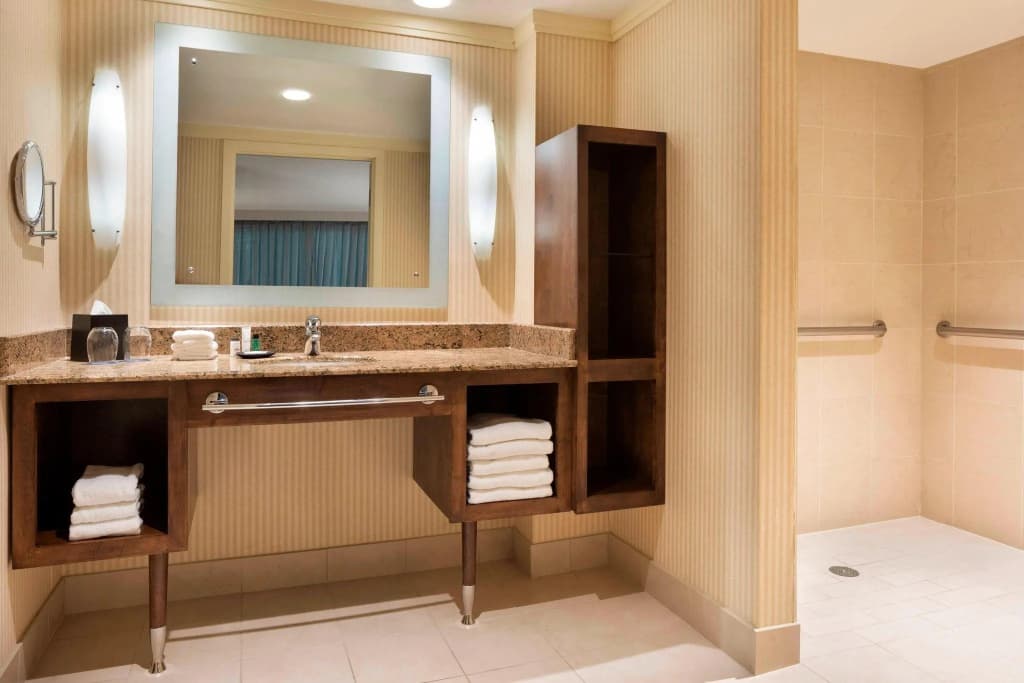 Double Suite full double bed