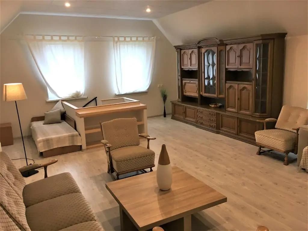 4 Bedrooms Cottage