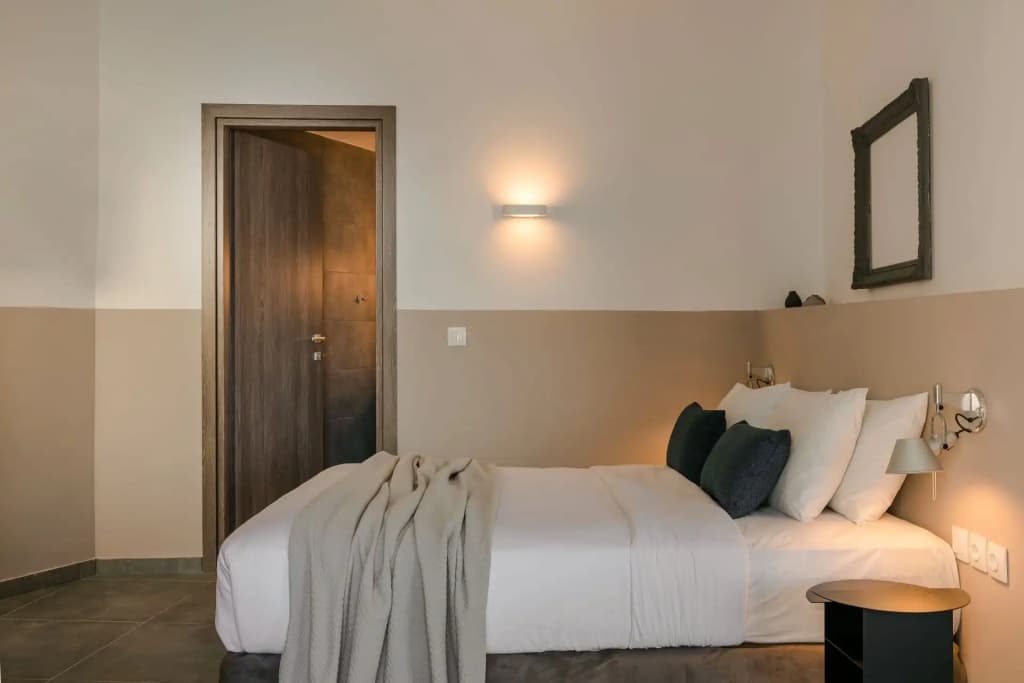 Standard Double Basement room full double bed