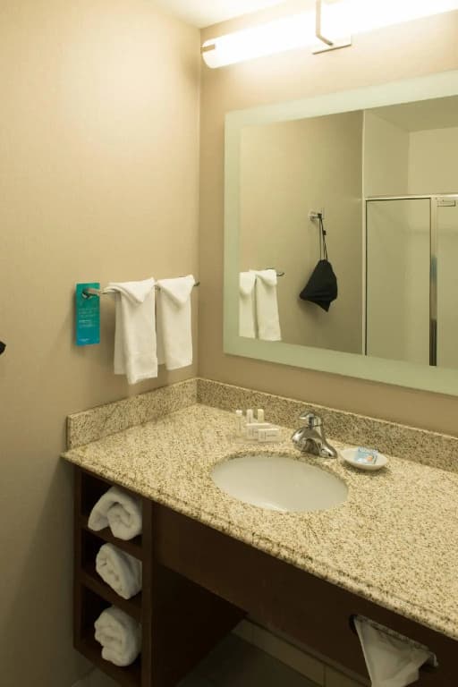 Double Suite full double bed