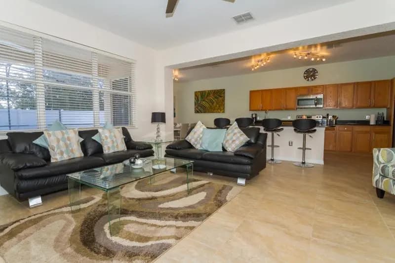 5 Bedrooms Cottage