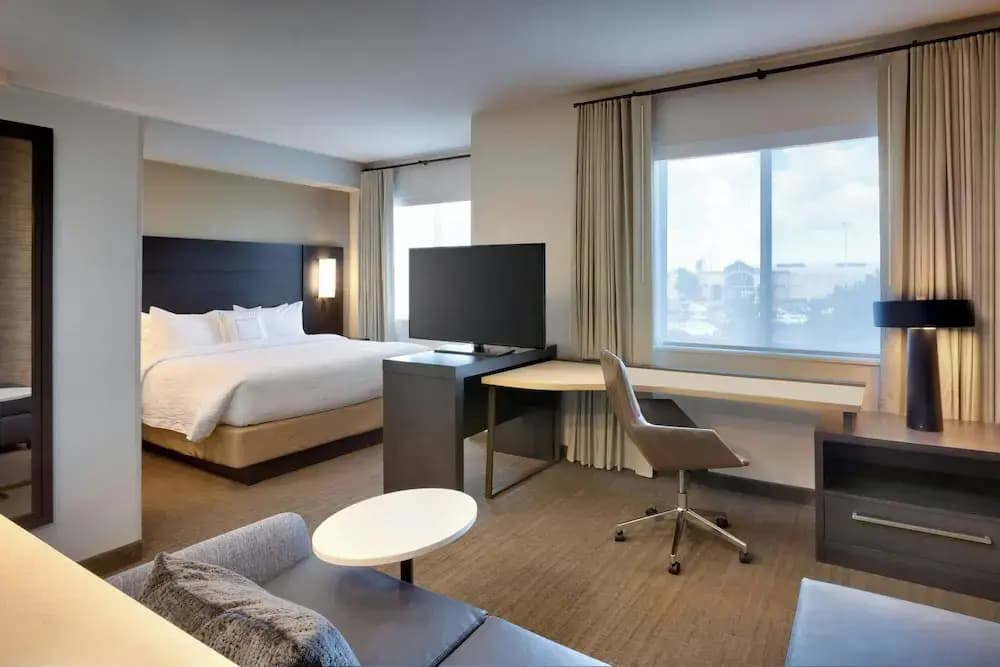 Double Suite full double bed