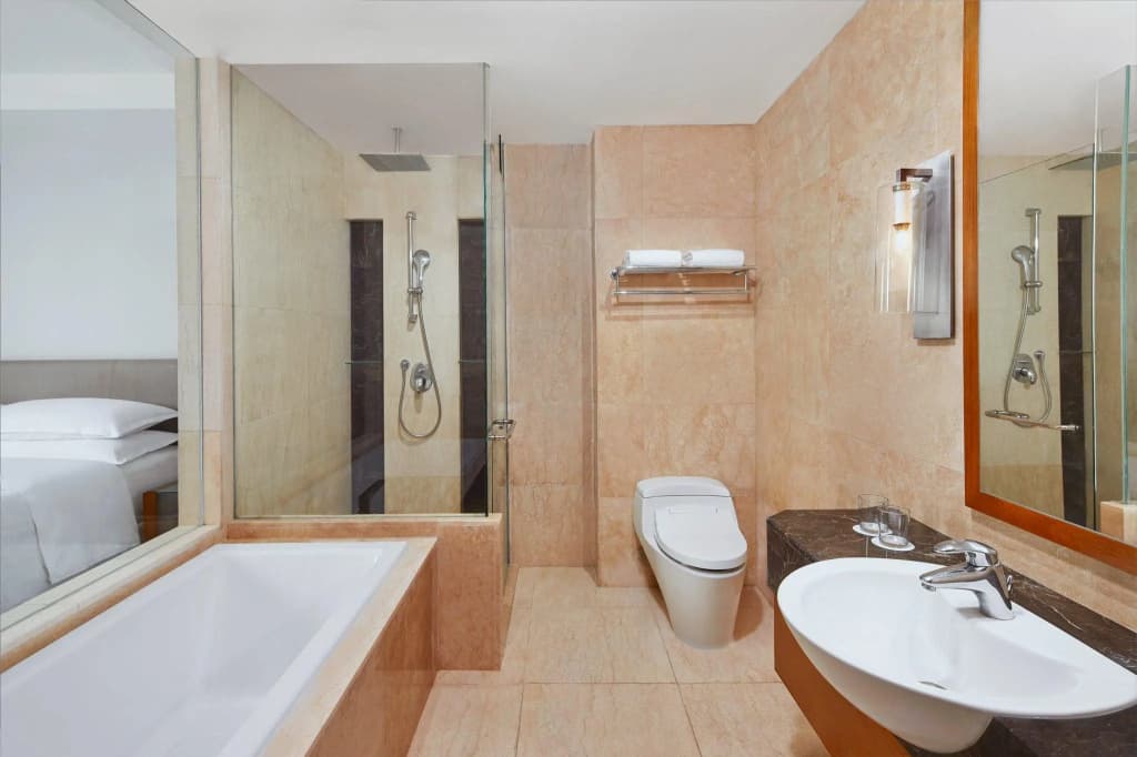 Double Suite with city view full double bed