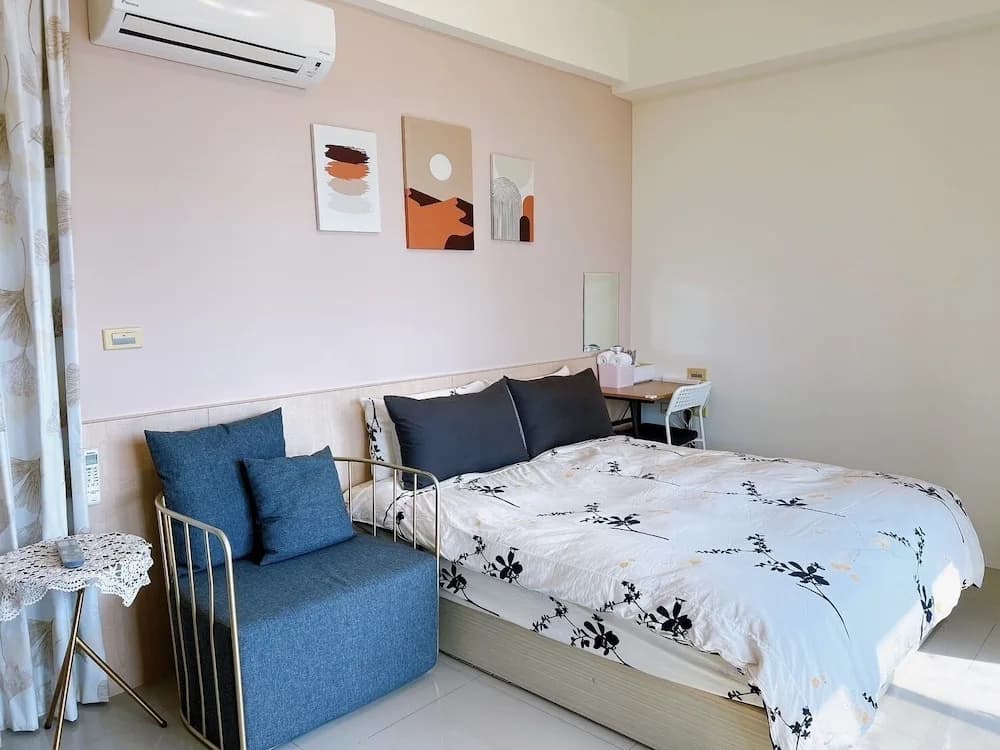 Standard Double room with balcony full double bed