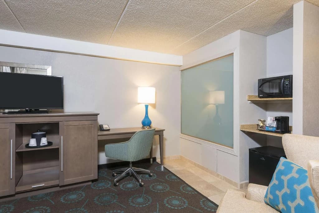 Double Suite full double bed