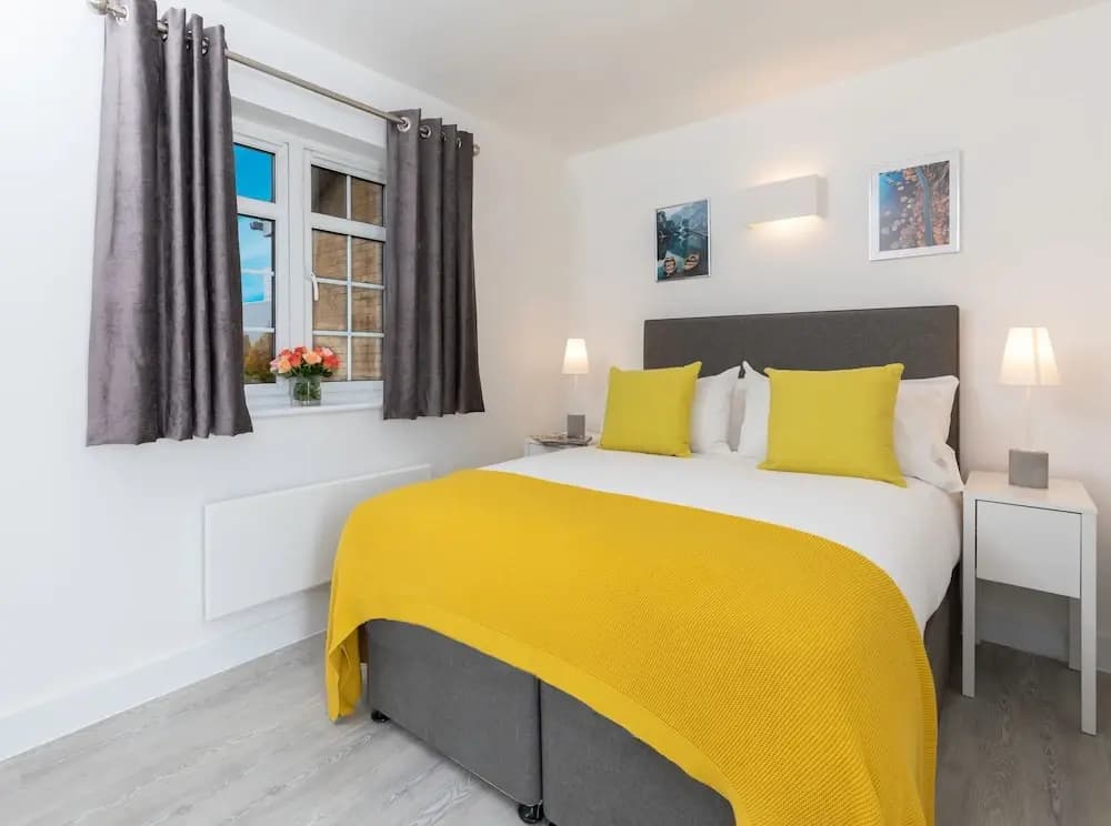 2 Bedrooms Apartment