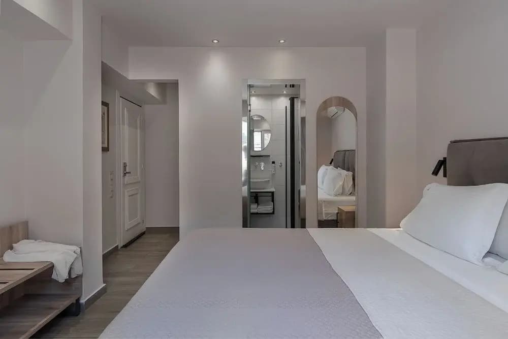 Standard Double room with balcony full double bed