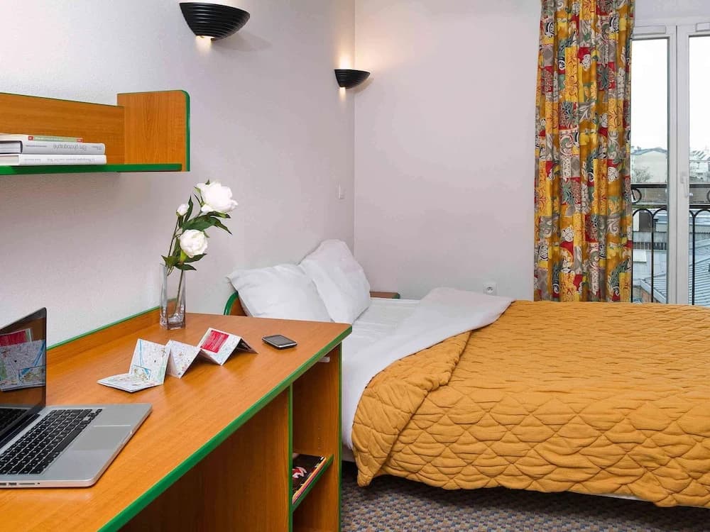 Double Studio full double bed