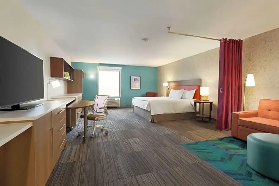 Accessible Double Suite full double bed