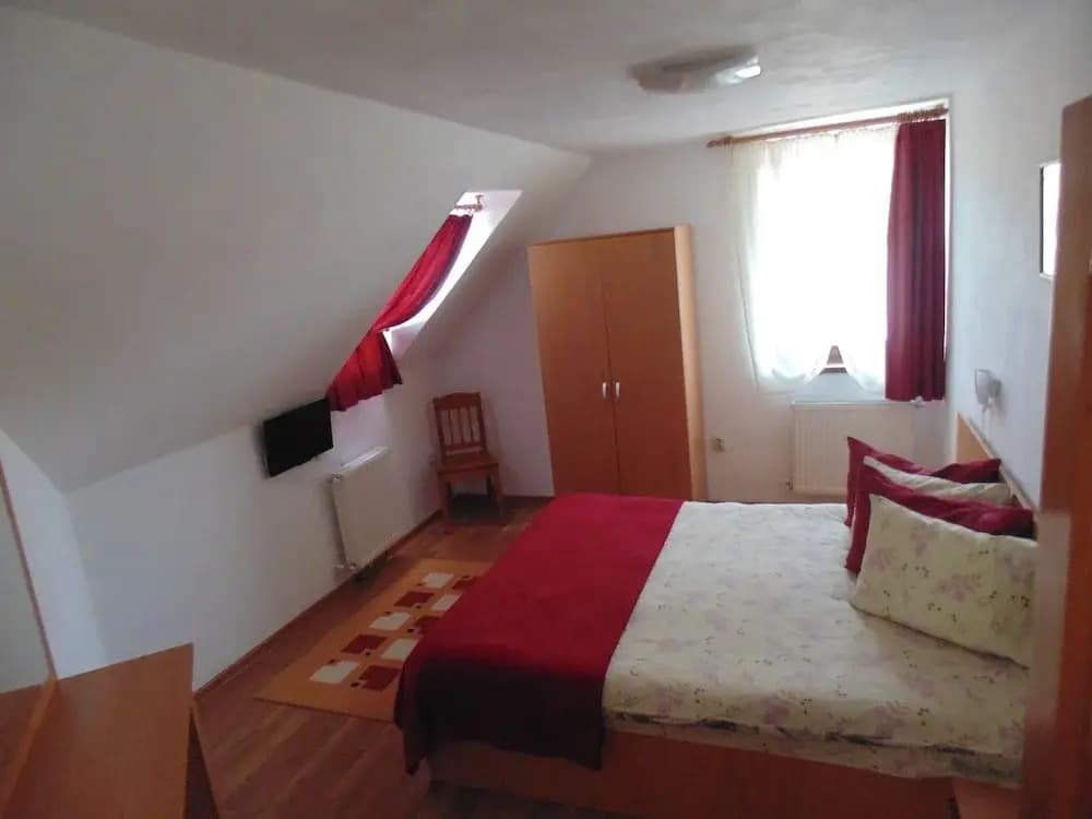 Economy room