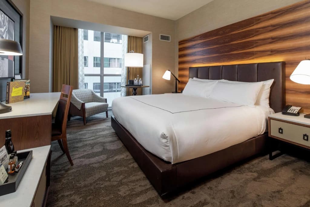 Double room with city view full double bed