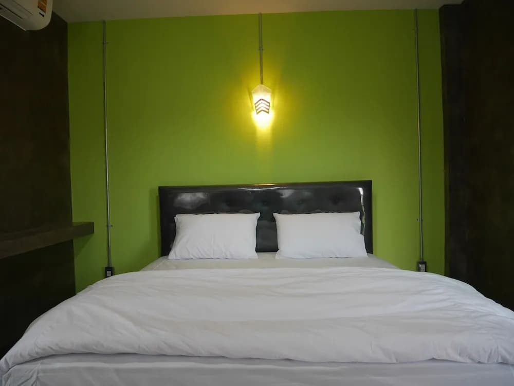 Deluxe Double room with balcony full double bed