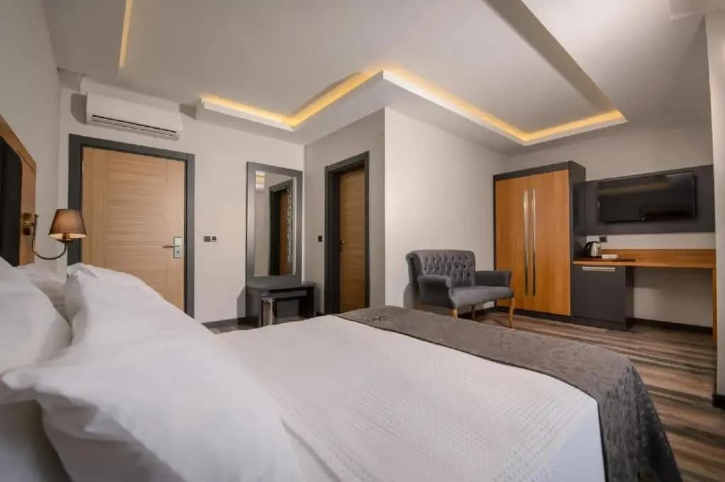 Suite with balcony