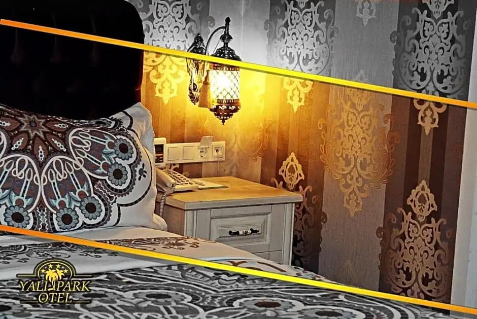 Double Suite full double bed