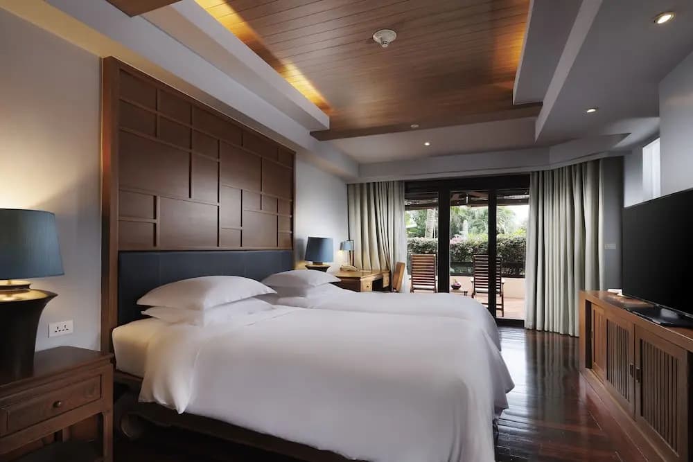 Double Ground Floor room with garden view twin beds