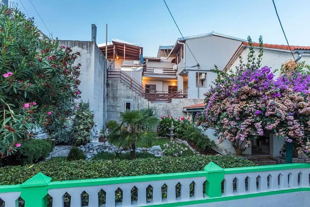 2 Bedrooms Apartment with balcony