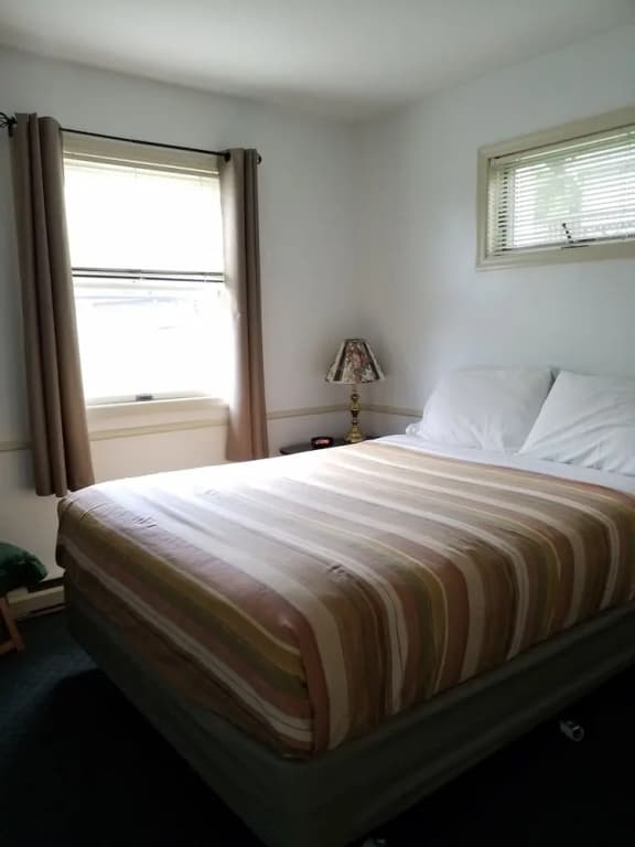 1 Bedroom Cottage with lake view