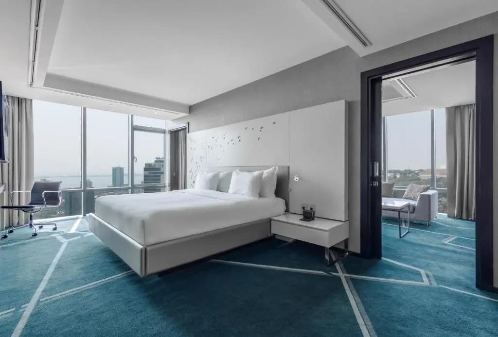 1 Bedroom Double Suite full double bed