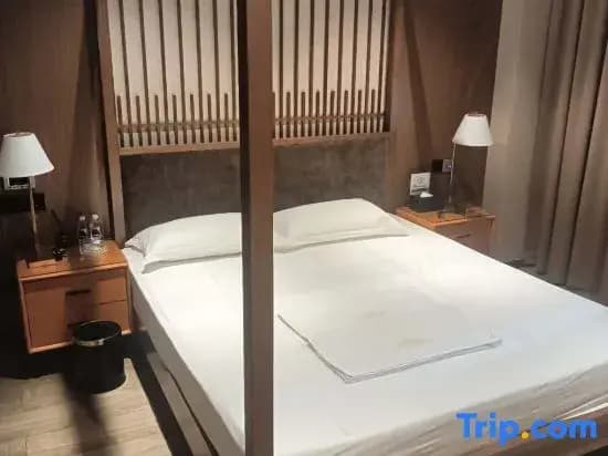 Deluxe Quadruple Suite