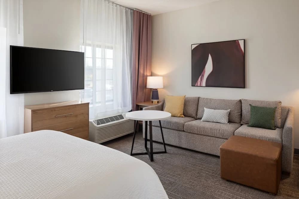 Double Studio Suite full double bed