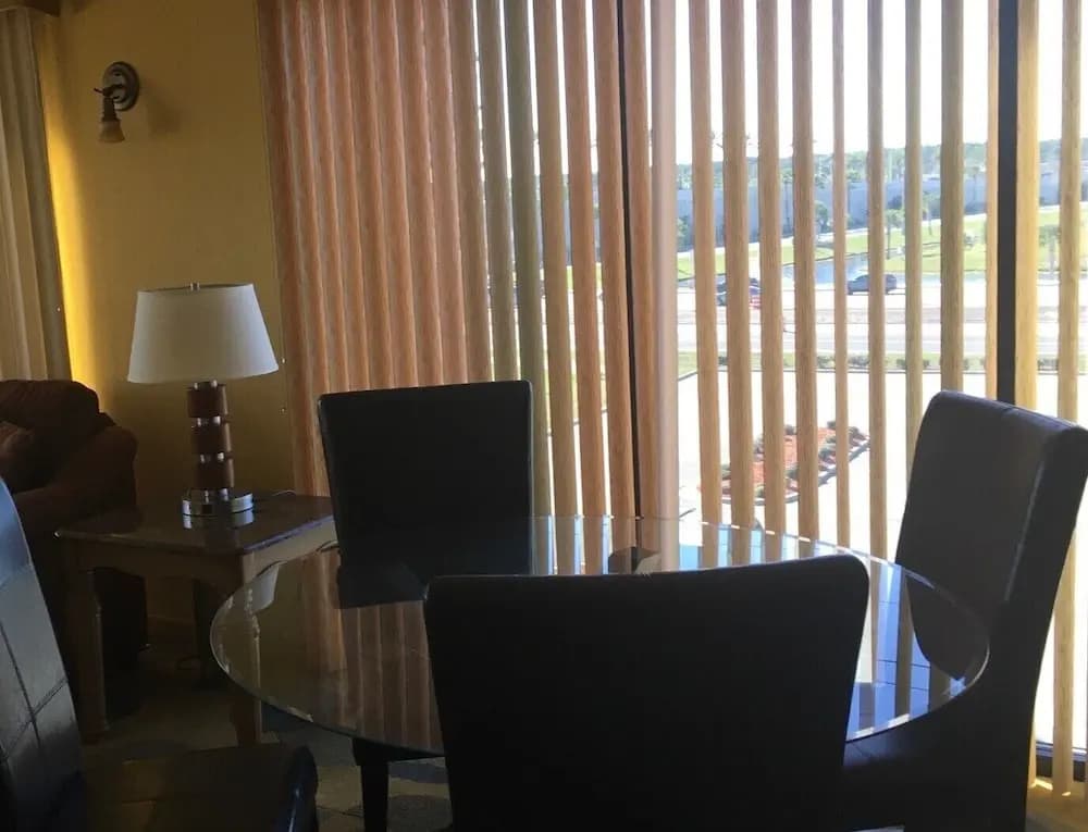 1 Bedroom Executive Double Suite full double bed