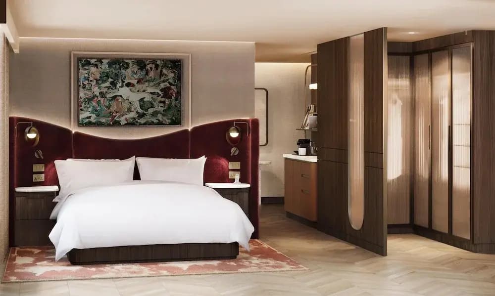 Double Suite with balcony full double bed