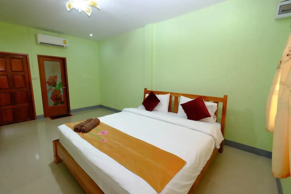 Standard Double room with balcony full double bed