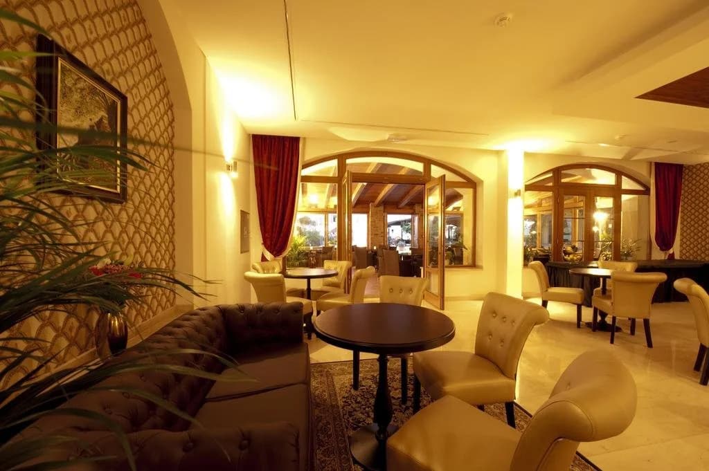 Hotel photo 12