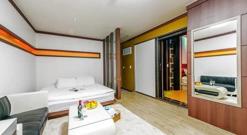 Hotel photo 12