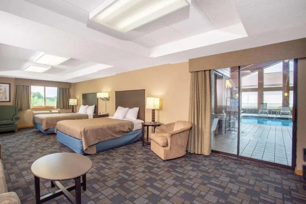 Deluxe Double Suite with pool view full double bed