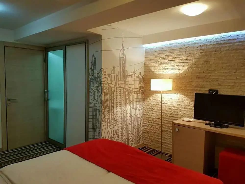 Economy Double room full double bed