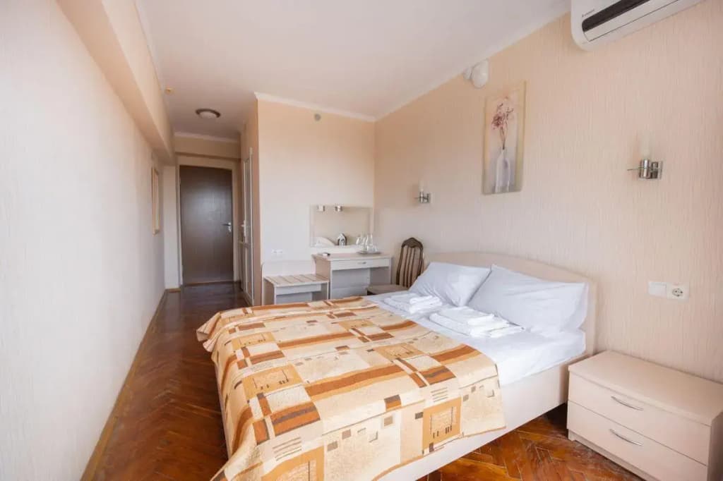 Superior Small Double room with balcony full double bed