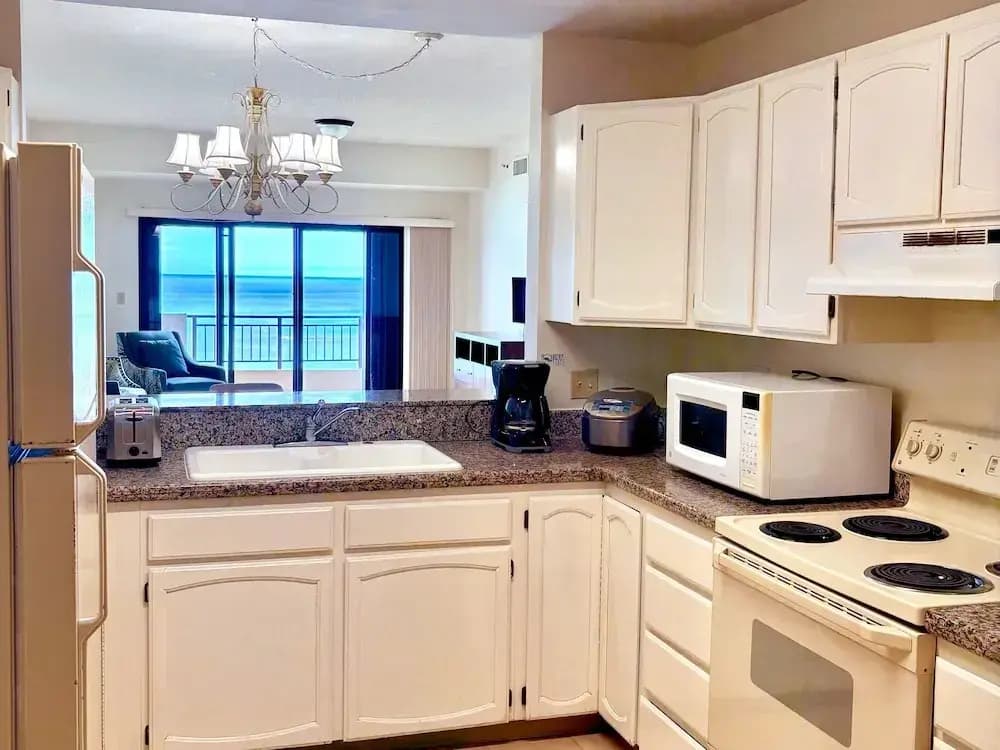 1 Bedroom Suite with balcony and with mountain view