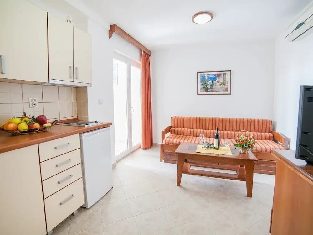 Classic Apartment with balcony and with city view