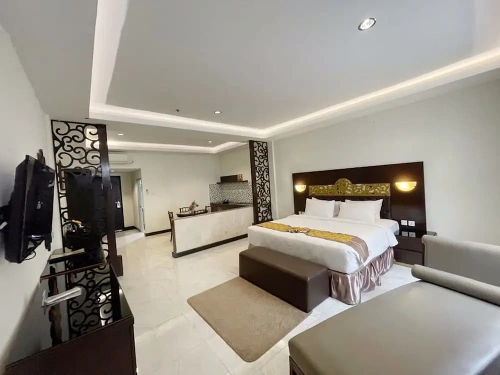 Deluxe Suite