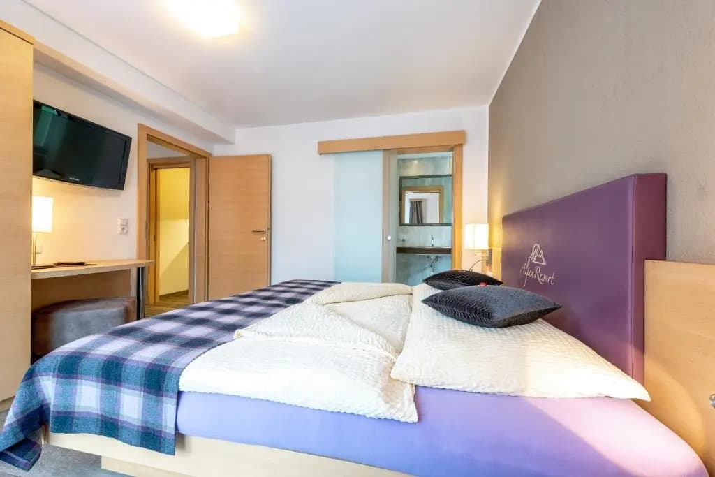 2 Bedrooms Apartment