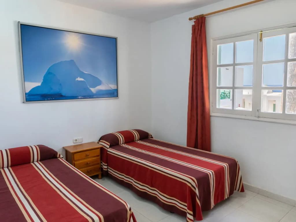 2 Bedrooms Apartment
