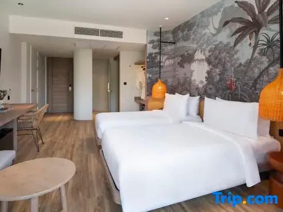 Deluxe Double room with pool view twin beds